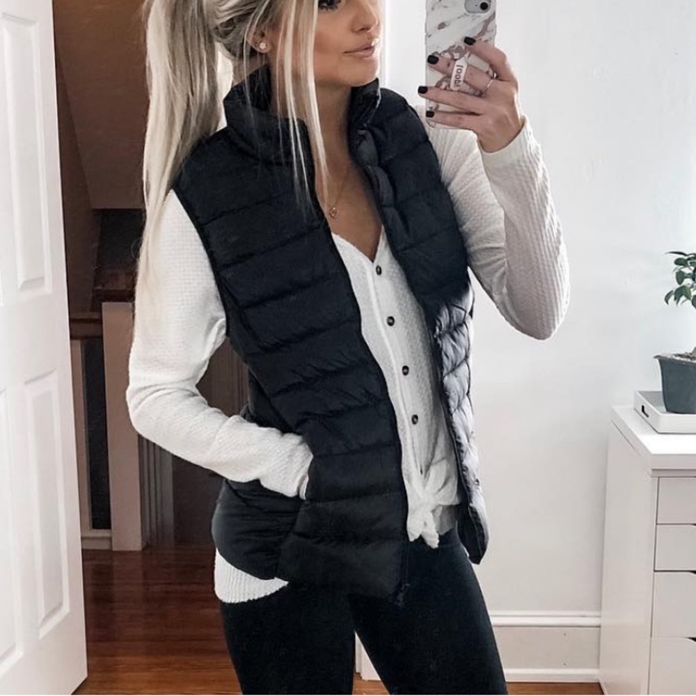 Sarin Mathews Womens Ultra Lightweight Down Vest Outdoor Puffer Vest